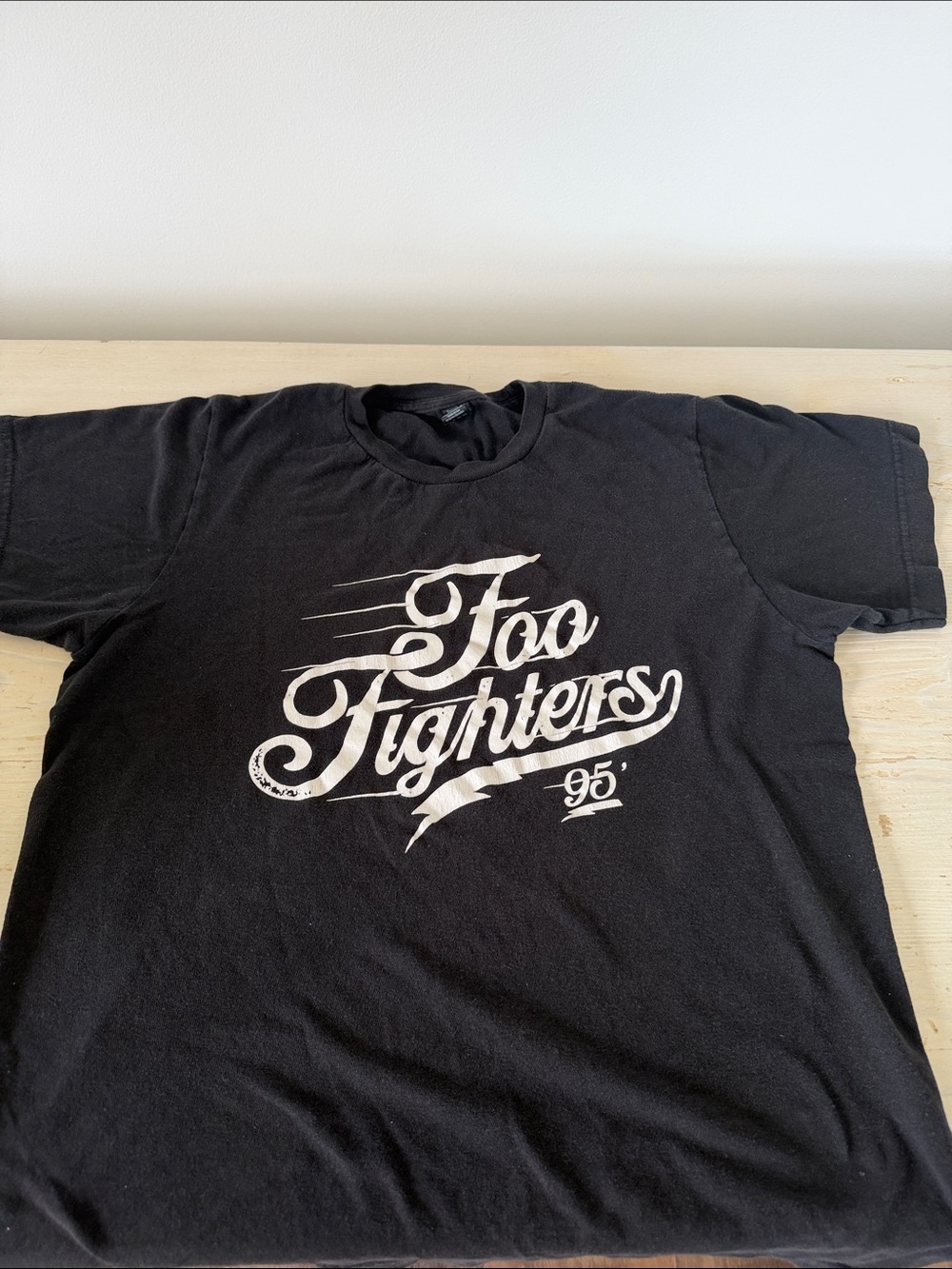 Foo Fighters 95' Black Graphic Band Tee size smal